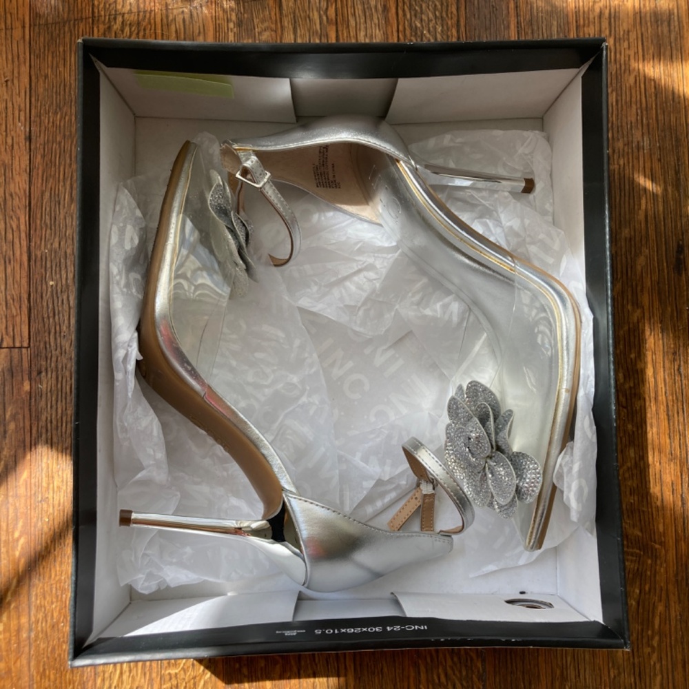 I.N.C. Sheona Silver Heels Sz 8.5 👠 - Picture 9 of 11